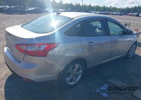 2014 Ford Focus Se z USA, uszkodzony, nr VIN 1FADP3F28EL239024